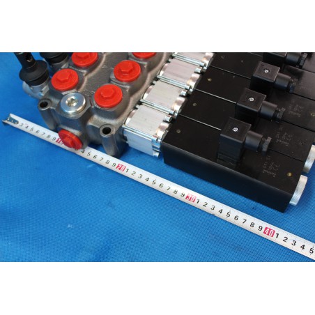 6 SECTIONS DIRECTIONAL CONTROL VALVE GALTECH Q95 120 l/min 31 GPM Electric solenoid 12V + levers